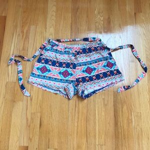 Geometric design shorts